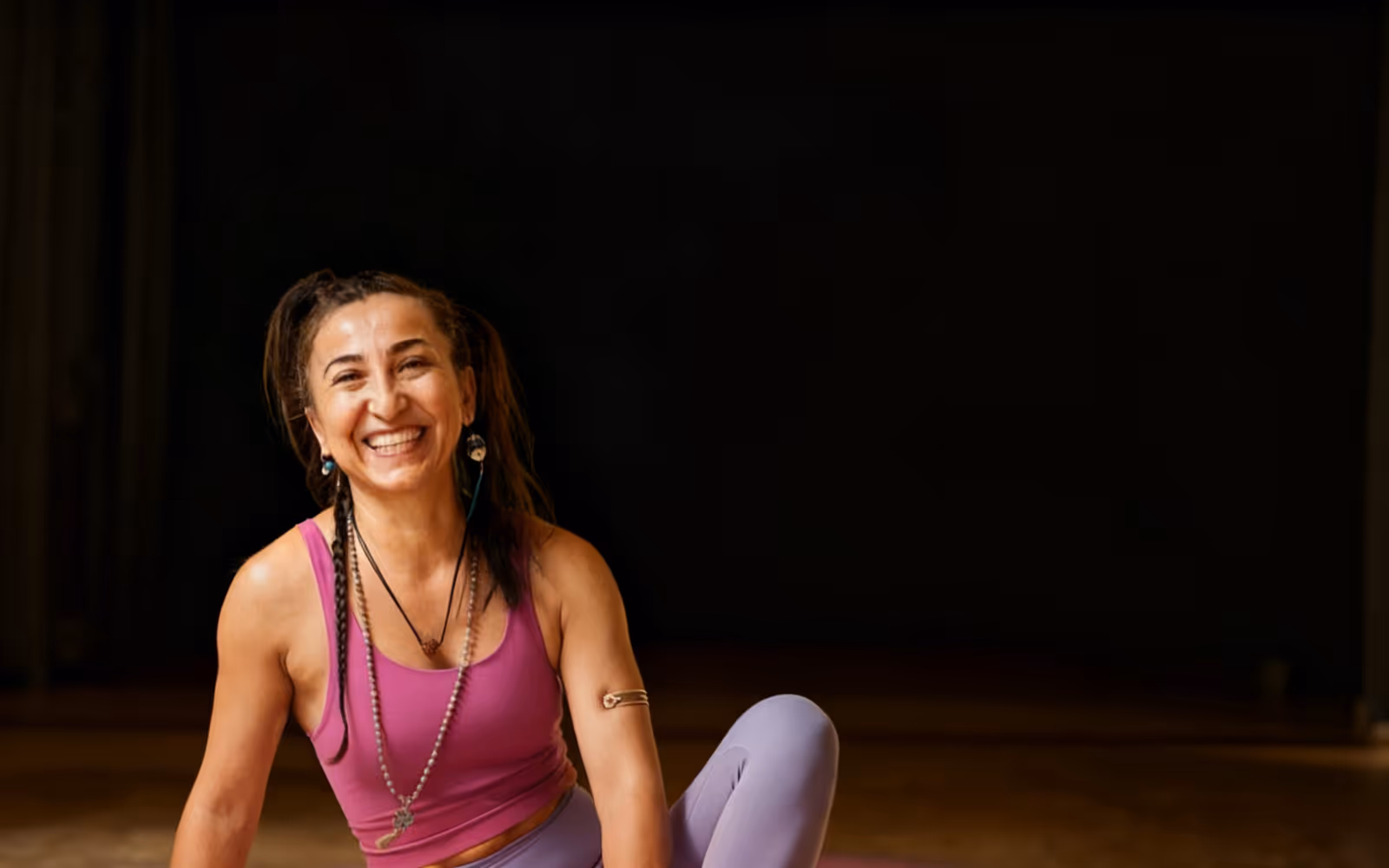 Bade Kılınç ile Yoga asana ve Yoga Felsefe Buluşması